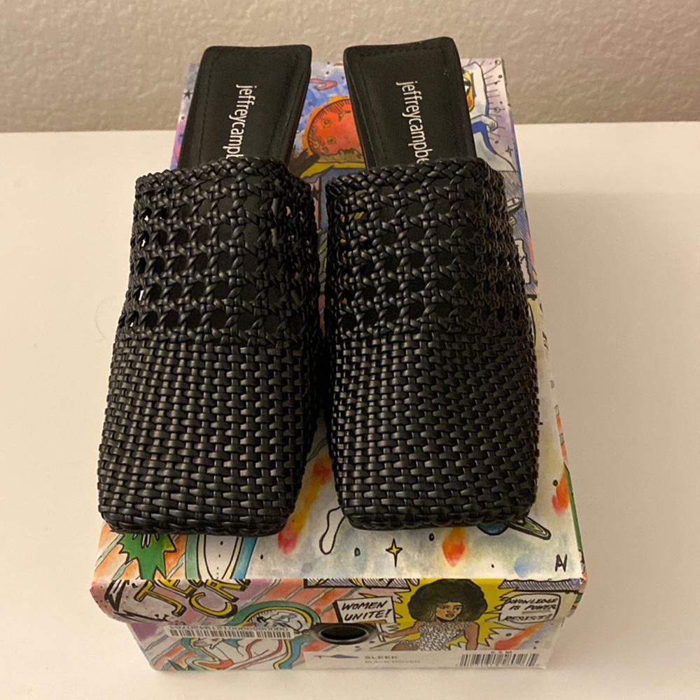 Jeffrey Campbell Sleek Black
Woven Mules